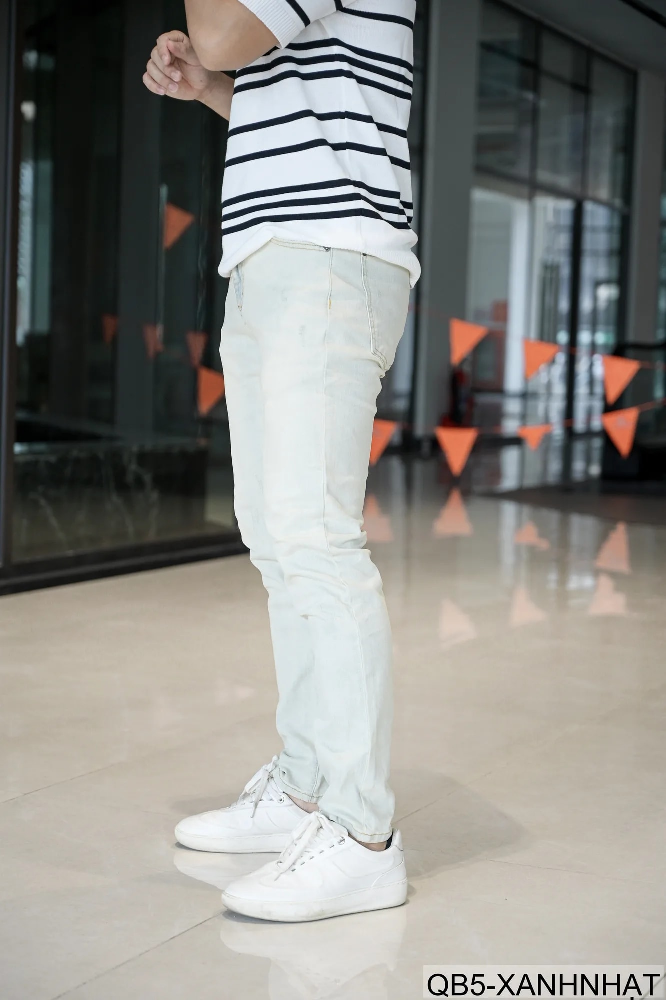 QB5 - Quần Jeans Nam Slim Fit Xanh Nhạt Phong Cách Streetwear, Chất Cotton Đàn Hồi, Mùa Xuân 2026 - ảnh 4