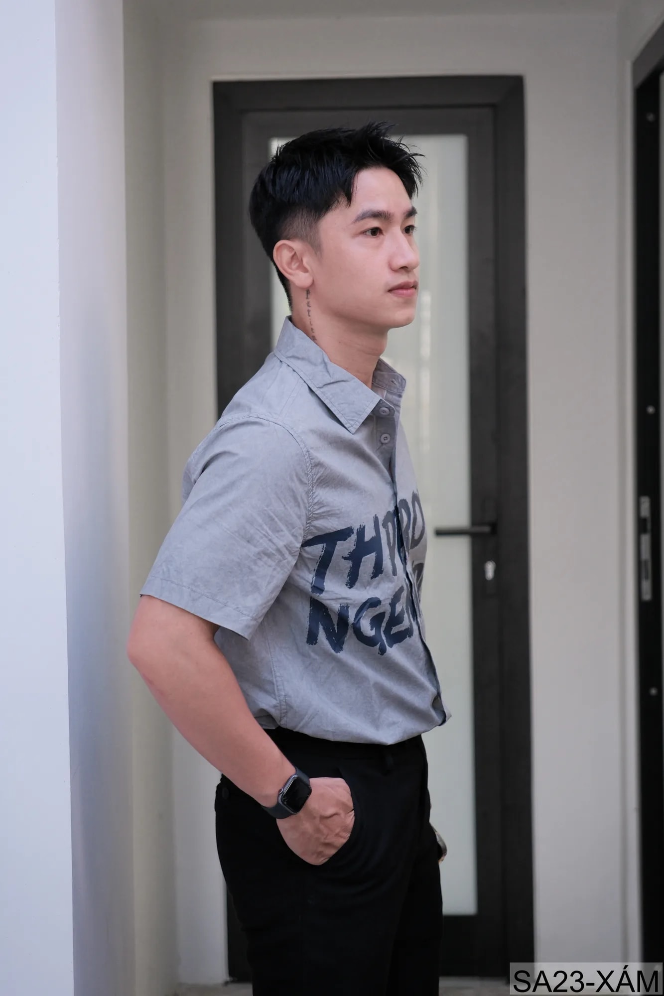 SA23 - Áo sơ mi nam tay ngắn cổ bẻ form rộng in chữ cá tính màu Khaki và Xám - ảnh 5