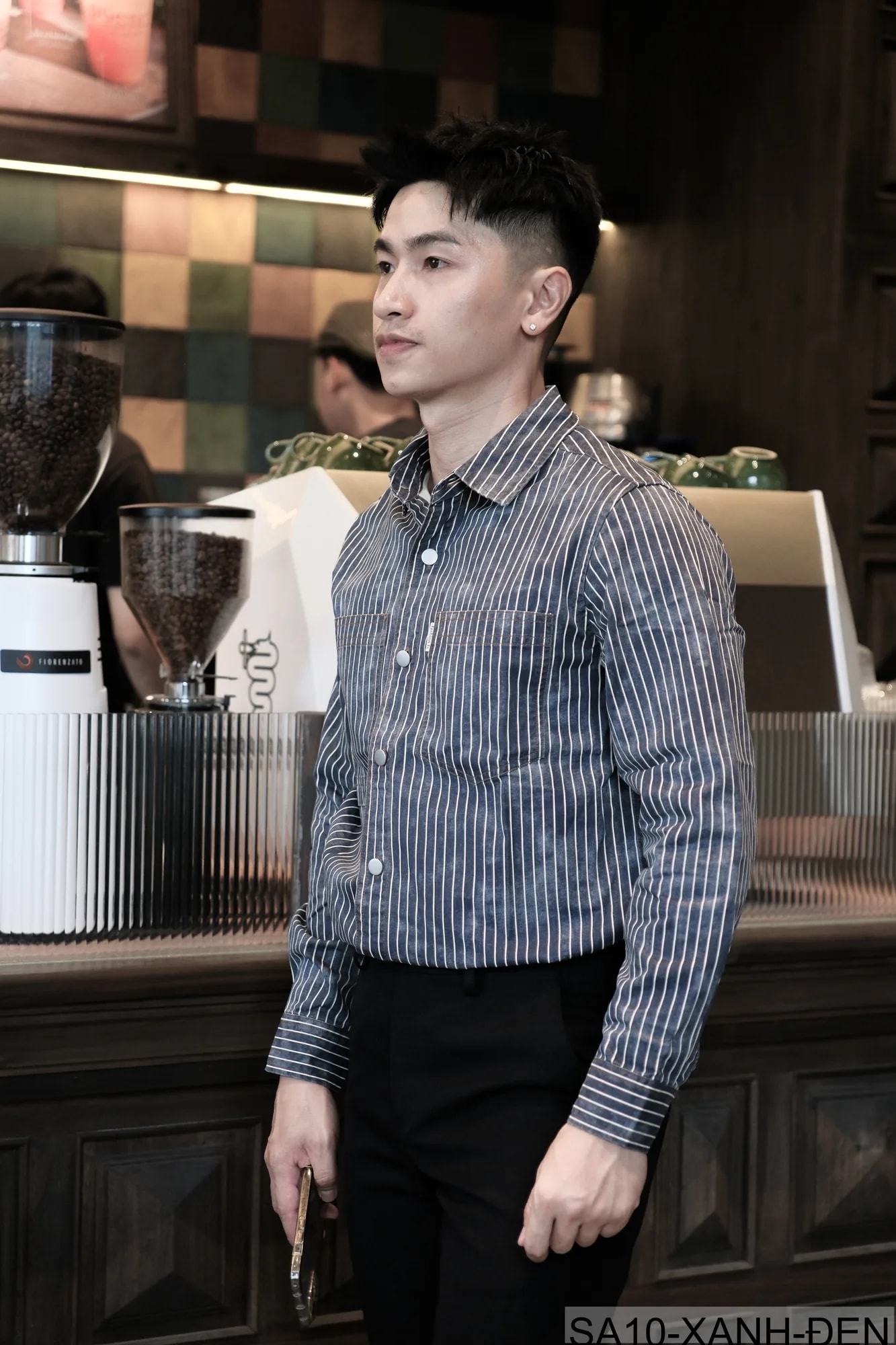 SA10 - Áo sơ mi nam dài tay sọc dọc phong cách Nhật Bản, chất cotton mềm mại, form rộng thoải mái - ảnh 4