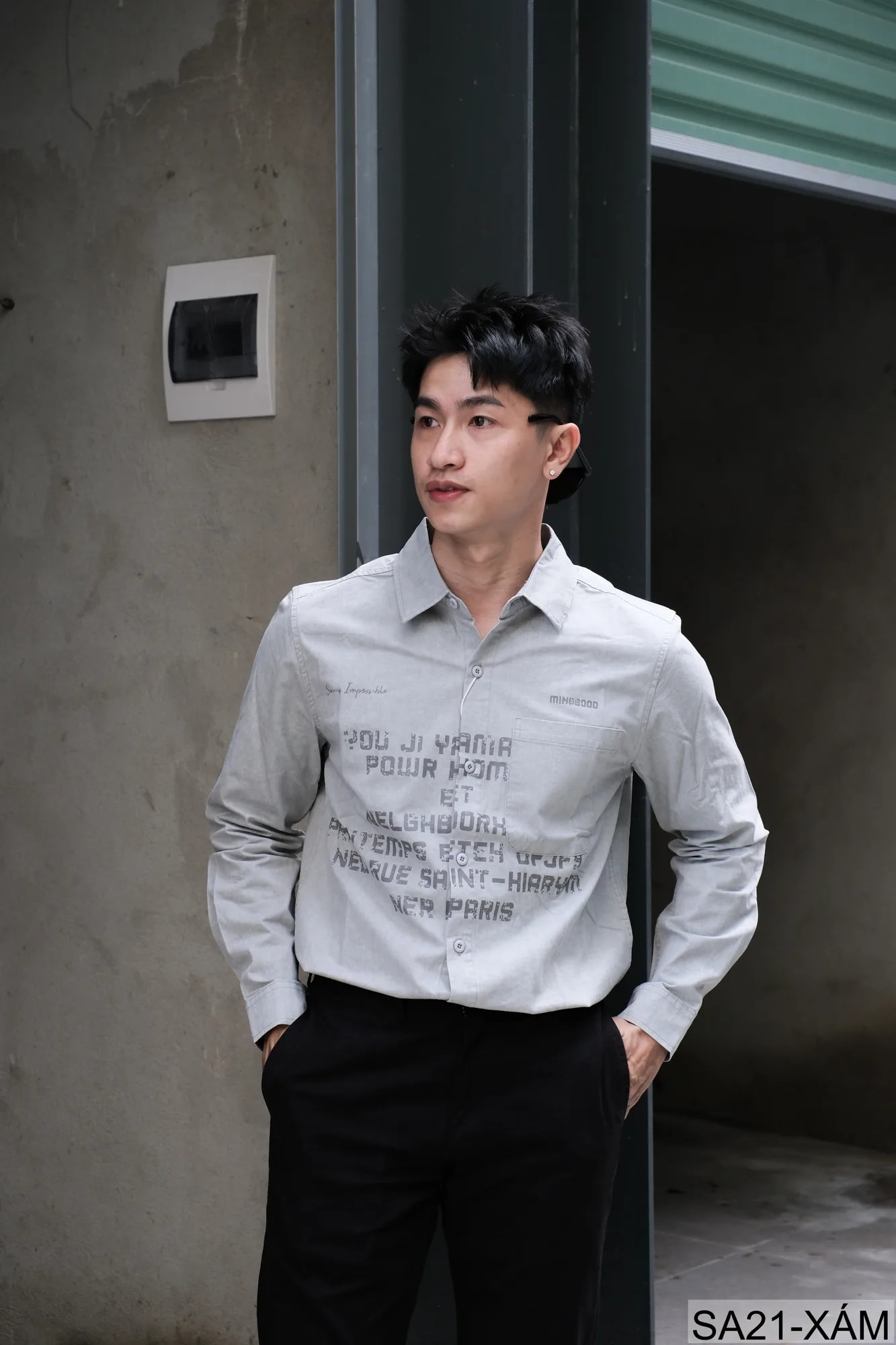 SA21 - Áo sơ mi nam dáng rộng phong cách Nhật Bản, cổ bẻ, tay dài, họa tiết chữ, chất cotton mềm mại - ảnh 4