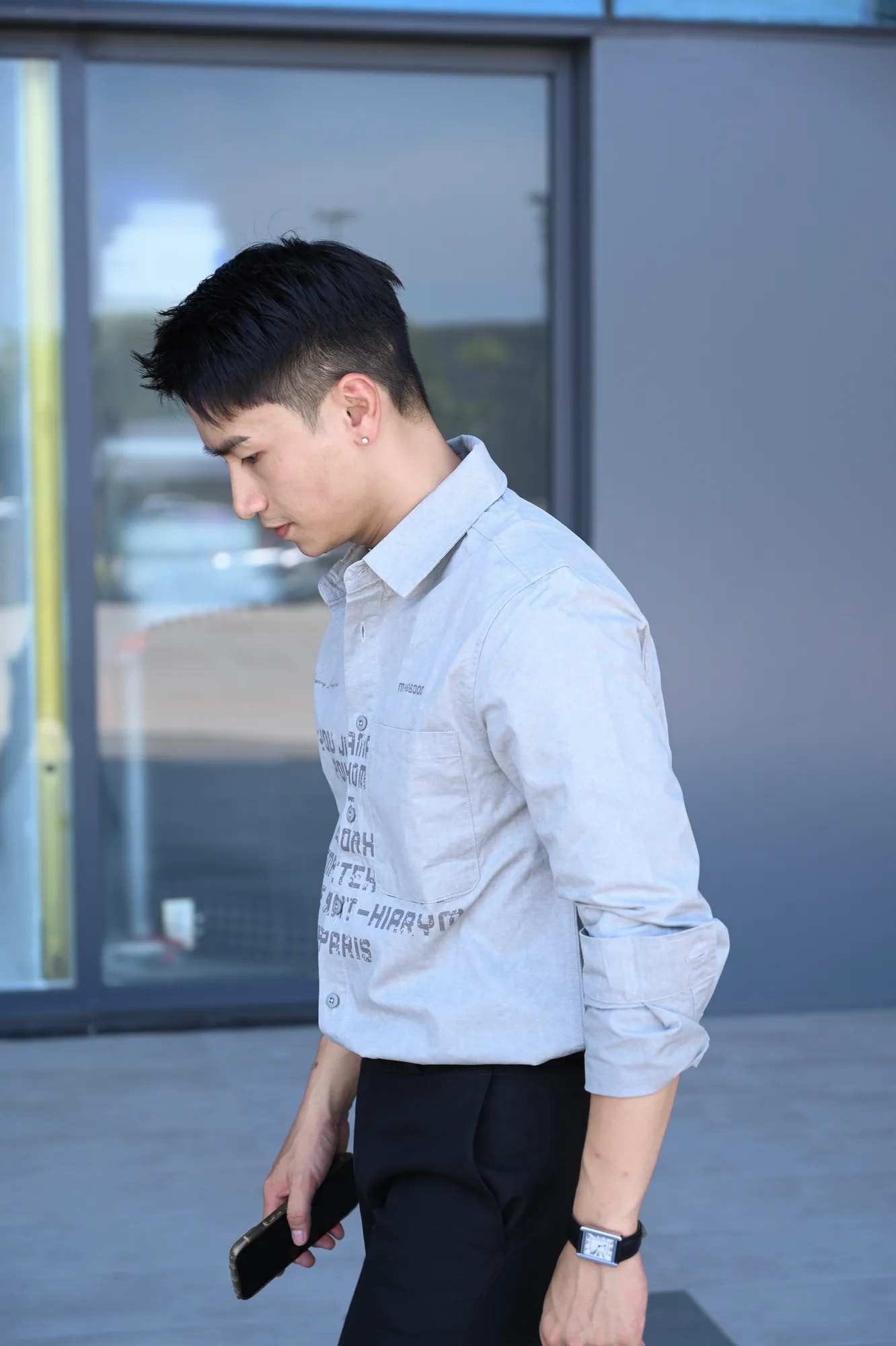 SA21 - Áo sơ mi nam dáng rộng phong cách Nhật Bản, cổ bẻ, tay dài, họa tiết chữ, chất cotton mềm mại - ảnh 7